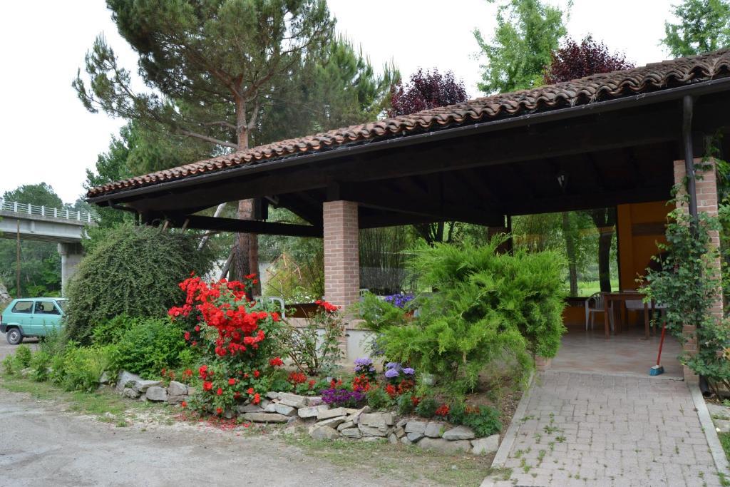 Trattoria Vecchio Mulino Bed & Breakfast Niella Tanaro Exterior foto