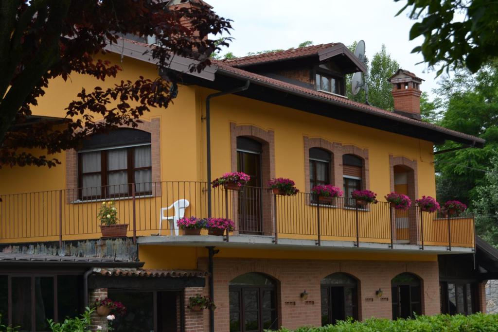 Trattoria Vecchio Mulino Bed & Breakfast Niella Tanaro Exterior foto